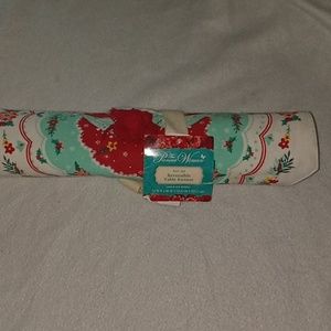 Limited edition pioneer woman holiday table runner